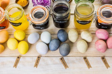 boyalı Paskalya yumurtaları