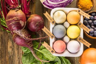 boyalı Paskalya yumurtaları