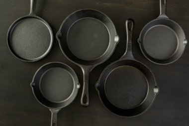Geleneksel dökme demir skillets