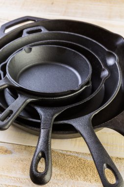 Dökme demir skillets