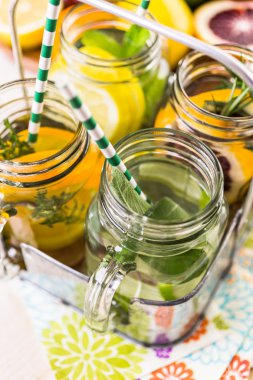 Narenciye infüzyon su Detoks