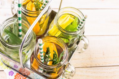 Narenciye infüzyon su Detoks