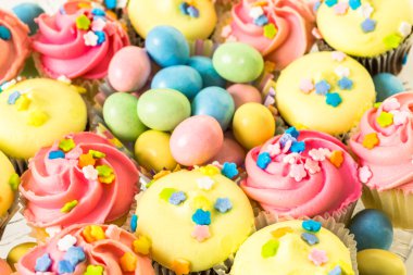 Minyatür Paskalya kek 