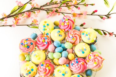 Minyatür Paskalya kek 