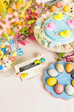 Tatlı tablo Easter pasta ile