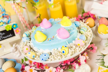 Tatlı tablo Easter pasta ile