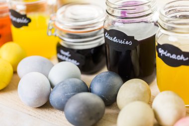 boyalı Paskalya yumurtaları