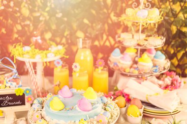 Tatlı tablo Easter pasta ile