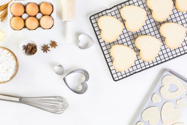 Fırın kalp şeklinde şeker kurabiye