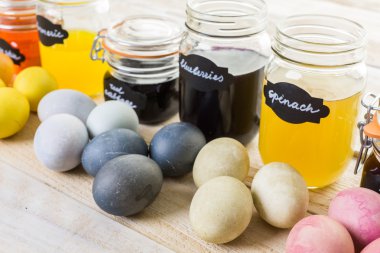 boyalı Paskalya yumurtaları