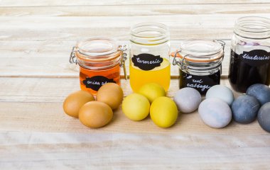 boyalı Paskalya yumurtaları