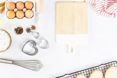 Fırın kalp şeklinde şeker kurabiye