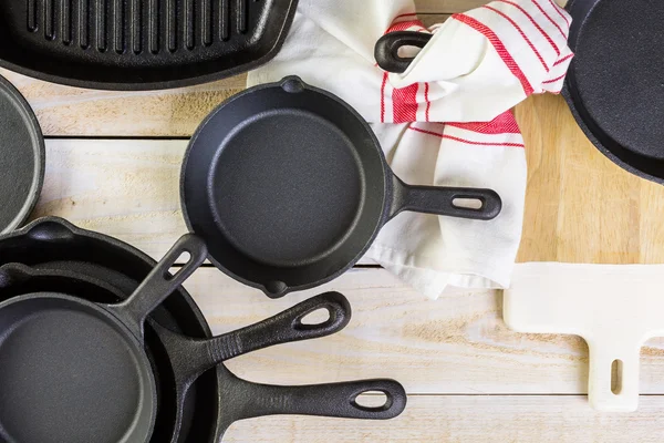 Cast iron skillets — Stock Photo, Image