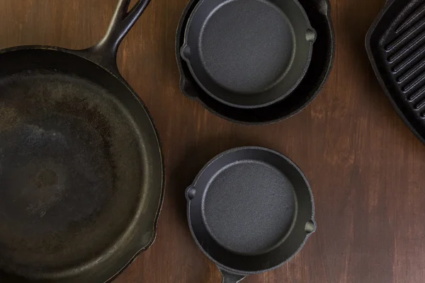 Cast iron skillets — Stock Photo, Image