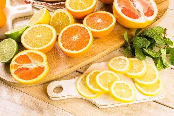 Verscheidenheid van citrusvruchten — Stockfoto