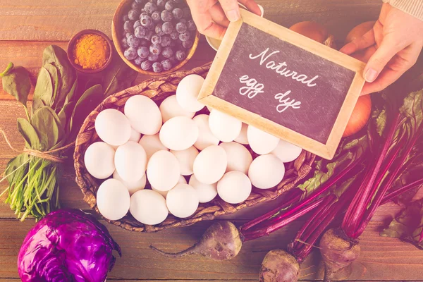 Natuurlijk geverfd paaseieren — Stockfoto