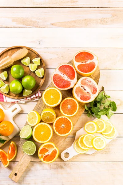 Variety of citrus fruits — Stock Photo, Image