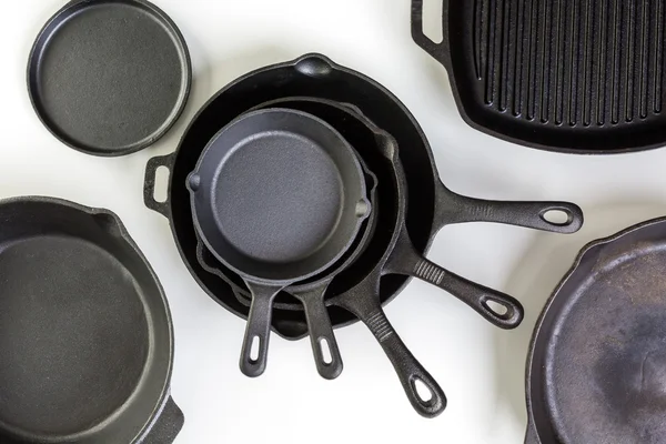 Traditional cast iron skillets — Stock Photo, Image