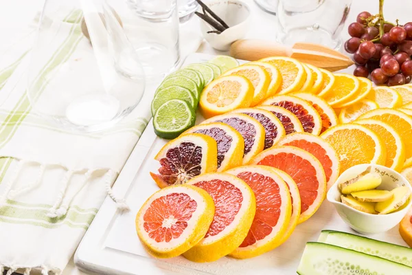 Detox citrus infúzióban víz — Stock Fotó