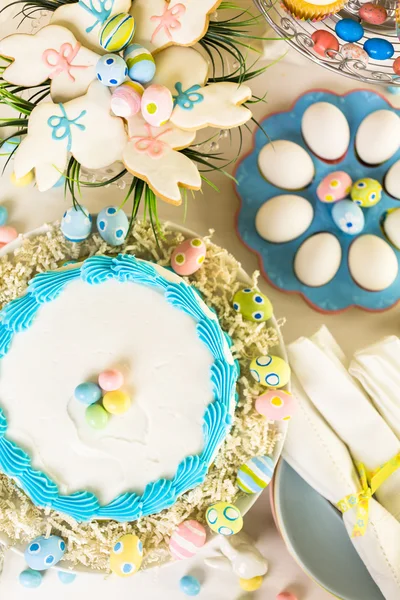 Dessert table set with cake — Stock Photo, Image