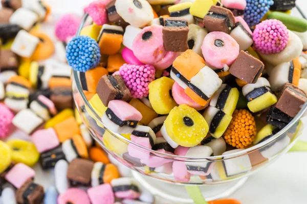 Vielfalt an bunten Bonbons — Stockfoto
