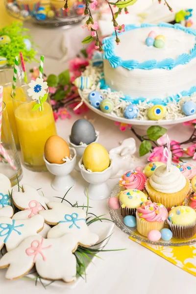 Dessert table for Easter — Stock Photo, Image