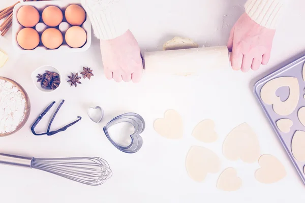 Пекарское печенье в форме сердца — стоковое фото