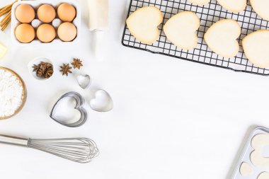 Fırın kalp şeklinde şeker kurabiye