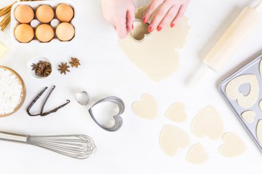 Fırın kalp şeklinde şeker kurabiye