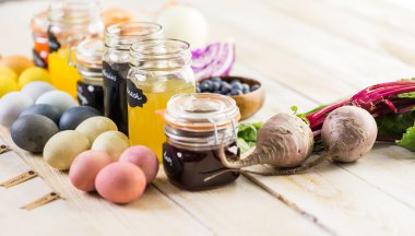 boyalı Paskalya yumurtaları