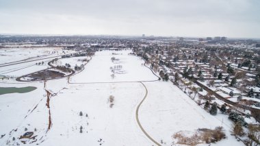 Okul spor alanlarının havadan görünümü