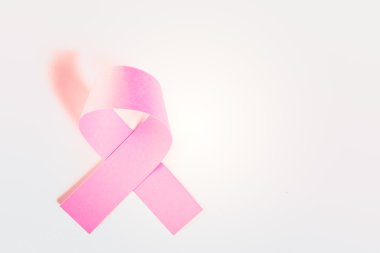 Pembe kurdele yakın çekim
