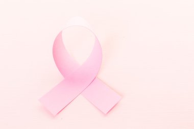 Pembe kurdele yakın çekim