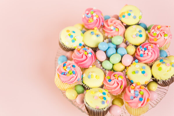 Miniature Easter cupcakes 