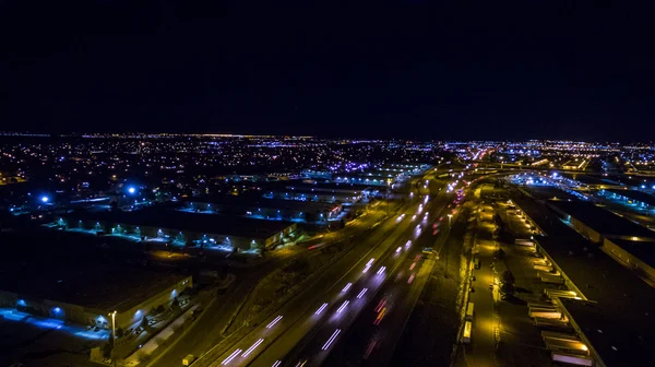 Antenowe noc widok parku przemysłowego — Zdjęcie stockowe