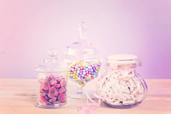 Çok renkli şekerler kavanoz — Stok fotoğraf