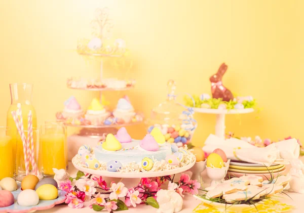 Dessertbord med påsk kaka — Stockfoto