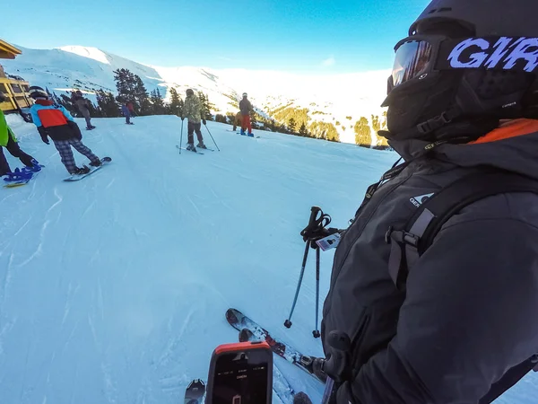 Esquí alpino en la estación de esquí Loveland Basin — Foto de Stock