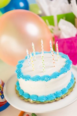 basit doğum günü pastası