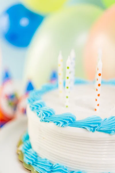 Bolo de aniversário simples — Fotografia de Stock