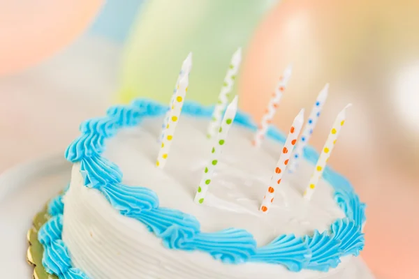 Простий торт до дня народження — стокове фото