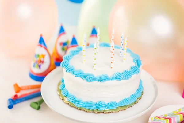 Simple Birthday cake — Stock Photo, Image