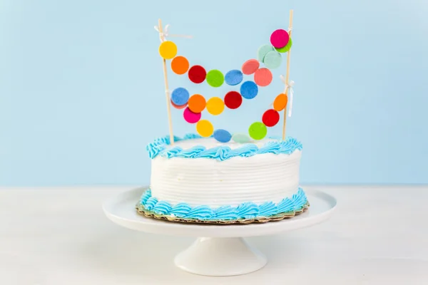 Jednoduchý narozeninový dort — Stock fotografie