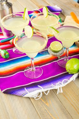 Klasik kireç margarita