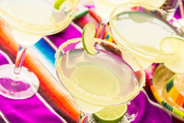 Klasik kireç margarita