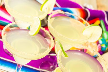 Klasik kireç margarita