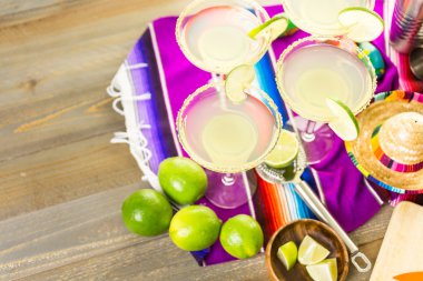 Klasik kireç margarita