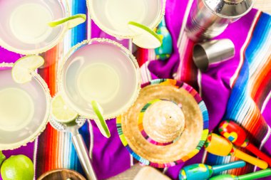 Klasik kireç margarita