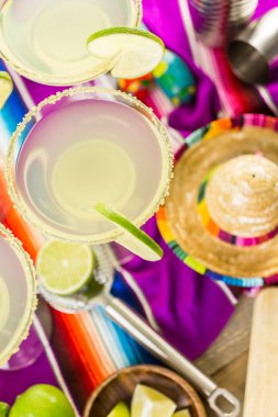 Klasik kireç margarita