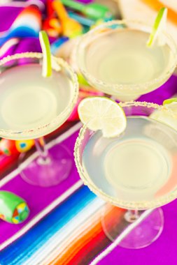 Klasik kireç margarita